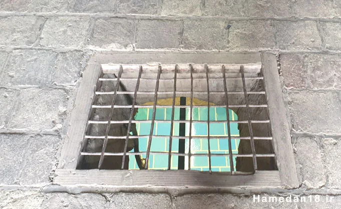 گنبد علویان، گنجینه گچبری سلجوقی 13 سرداب گنبد علویان