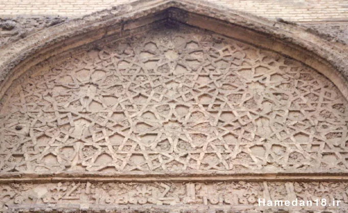 گنبد علویان، گنجینه گچبری سلجوقی 20 آجرکاری گنبد علویان