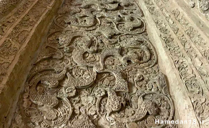 گنبد علویان، گنجینه گچبری سلجوقی 17 گنبد علویان