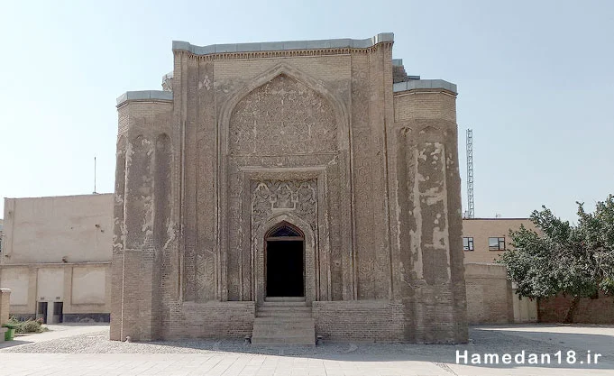 گنبد علویان، گنجینه گچبری سلجوقی 1 گنبد علویان همدان