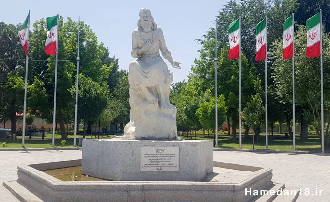 باباطاهر عریان کیست؟ زندگی نامه و گزیده اشعار 4 تندیس باباطاهر عریان